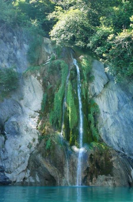 Gite De Charme : La Grange Au Lac Azur Treffort  Exteriér fotografie