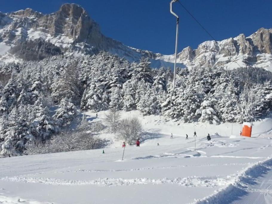Gite De Charme : La Grange Au Lac Azur Treffort  Exteriér fotografie