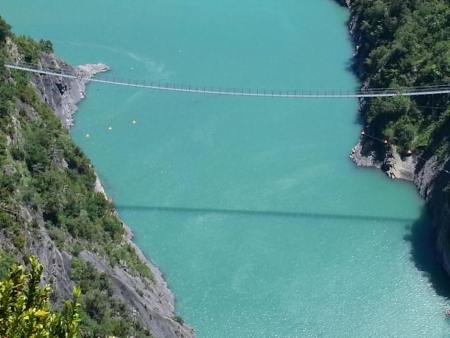 Gite De Charme : La Grange Au Lac Azur Treffort  Exteriér fotografie